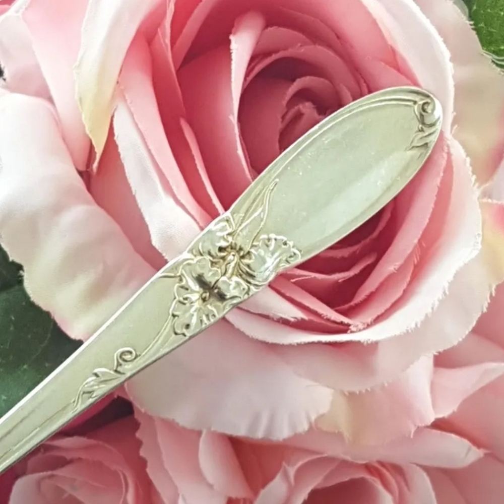 Oneida Silver White Orchid Soup Spoons (Set of 6) - 1953 Mid-Century Silverplate